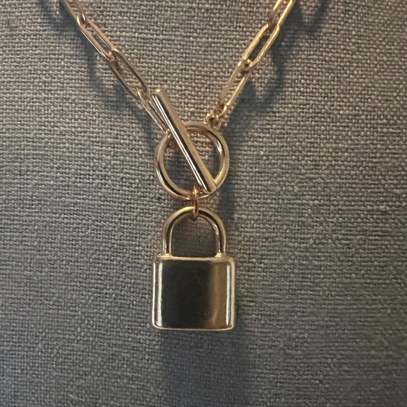 Gold Tone Lock Toggle Paper Clip Link Chain - Picture 3 of 6